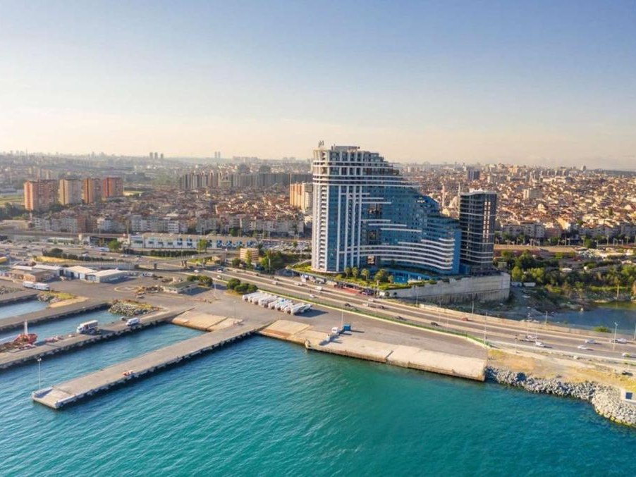 The building seen from the Marmara, Zeytinburnu
